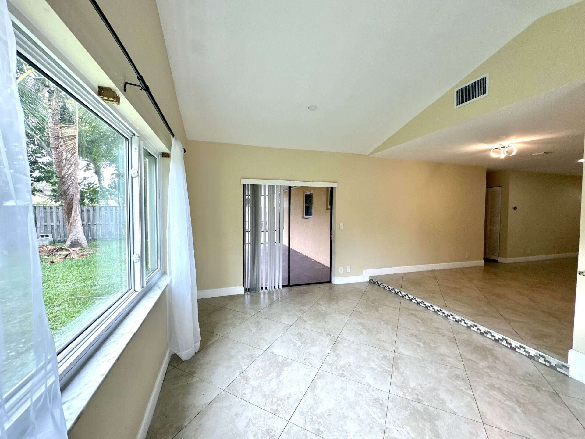 Building Photo - 1386 Fulmar Dr