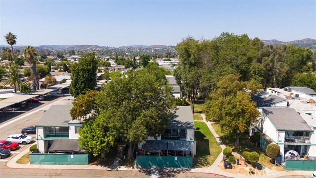 Building Photo - 1811 E Grand Ave