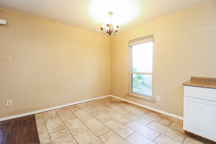 Building Photo - 5404 Lansingford Trail