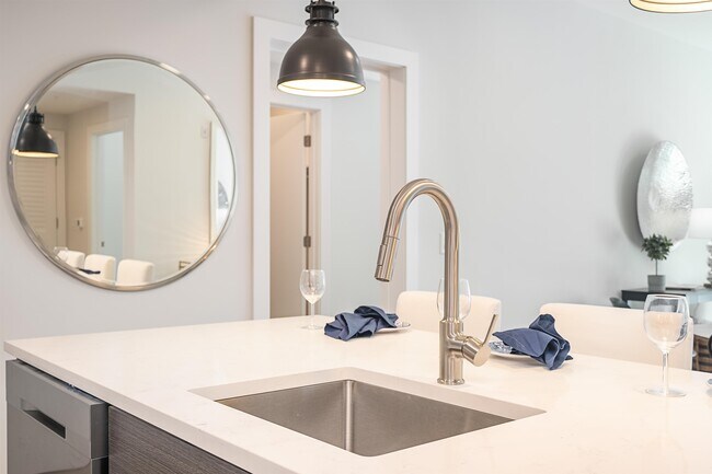 Building Photo - 418 Palisade Ave