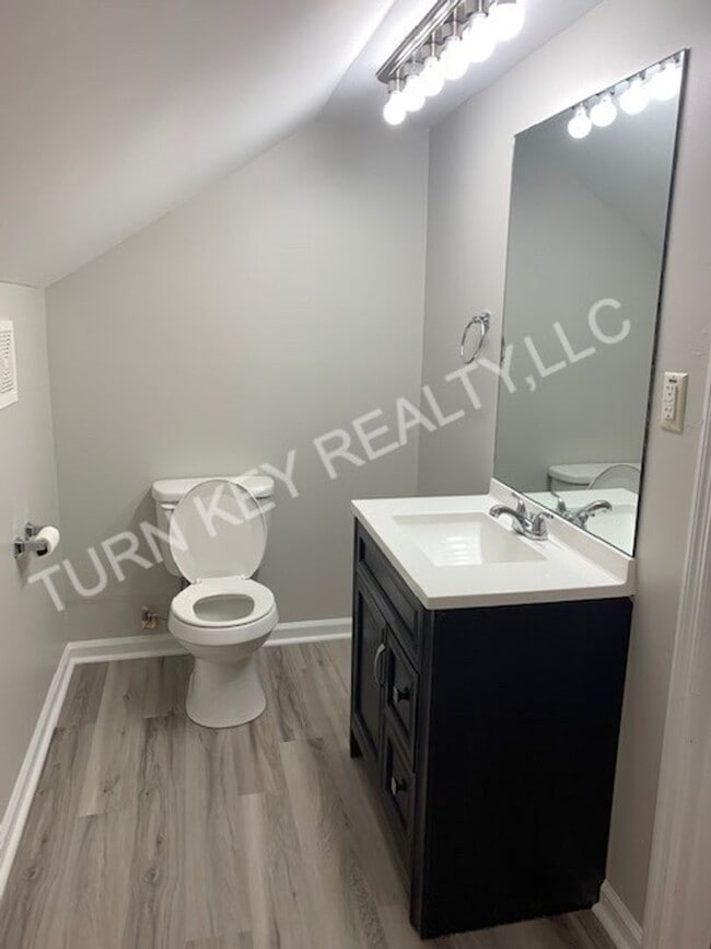 Building Photo - Apartment for rent in Hayden/ Smoke Rise