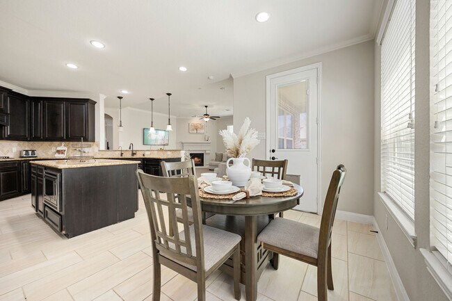 Building Photo - 9338 Taylor Cliff Ln