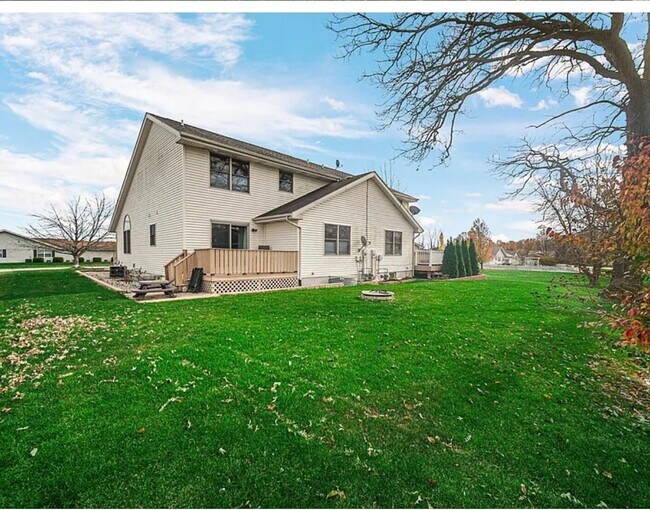 Building Photo - 6708 Tanager St
