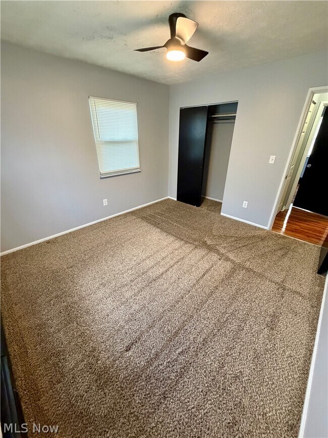 Building Photo - 841 Moyer Ave