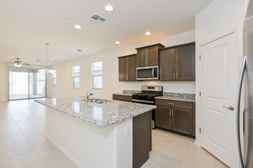 Building Photo - 12709 N Berwick Dr