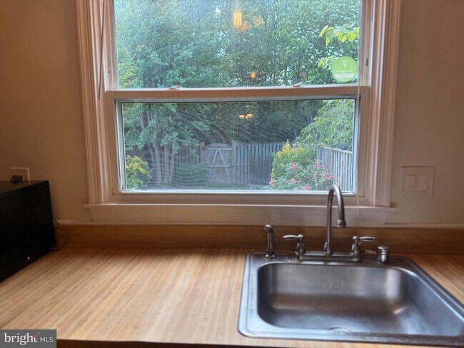 Building Photo - 607 Concerto Ln