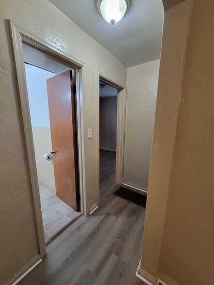 Building Photo - 332 Ashwood Ave