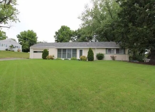 Primary Photo - 3 Bedroom Ranch in Edgewood KY