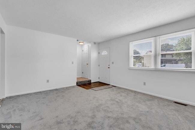 Building Photo - 651 Westphalia Ct
