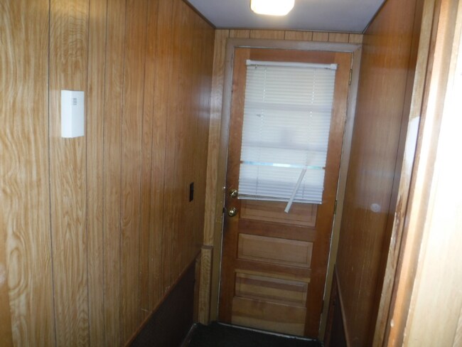 Building Photo - 1320 Trumbull Ave SE