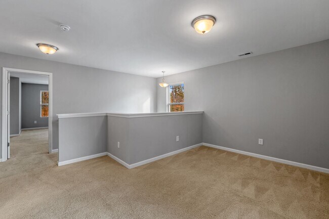 Building Photo - Newer Home in Reedy Fork, SS Appliance, Granite Counter-tops, Island, Office, Den, FP, Loft, Gara...