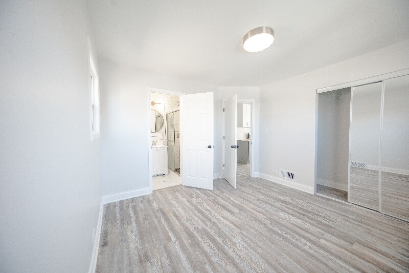 Building Photo - 2242 N Lavergne Ave