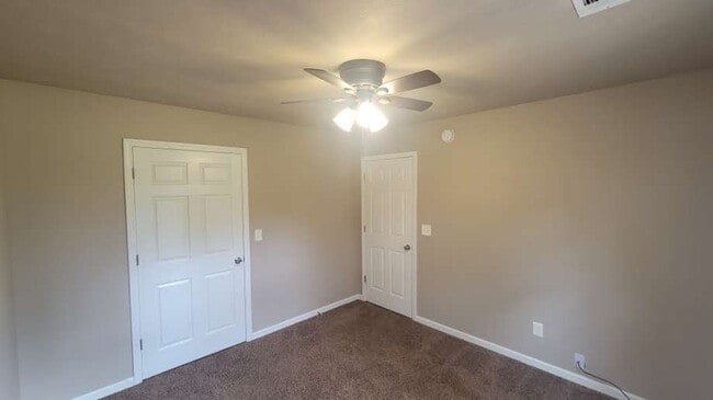 Building Photo - 3/1 Apartment in Batesville • Water Included • Commutable