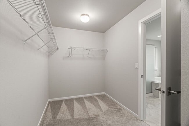 Building Photo - Listed For Rent