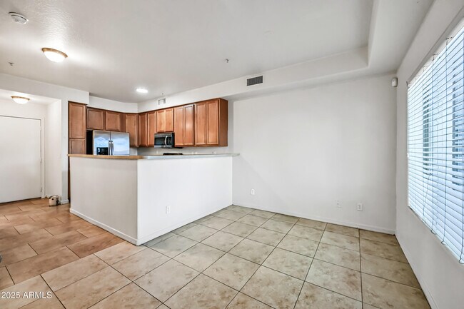 Building Photo - 4608 W Maryland Ave