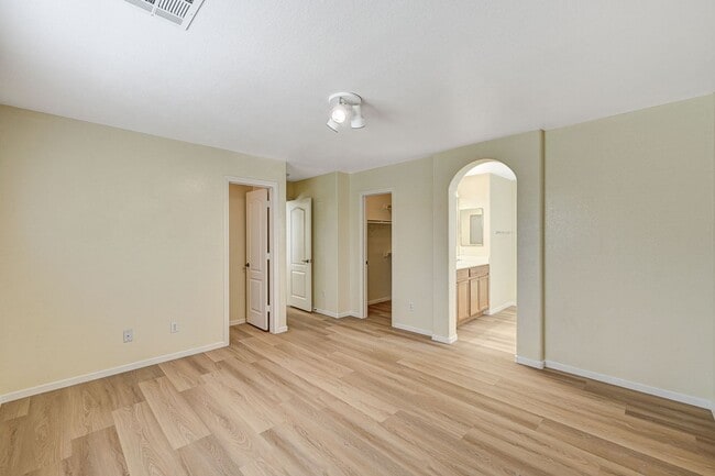 Building Photo - Southern Terrace Single Family Home