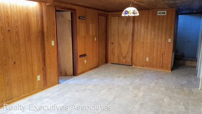 Building Photo - 3 br, 2 bath House - 3421 Maloney Road
