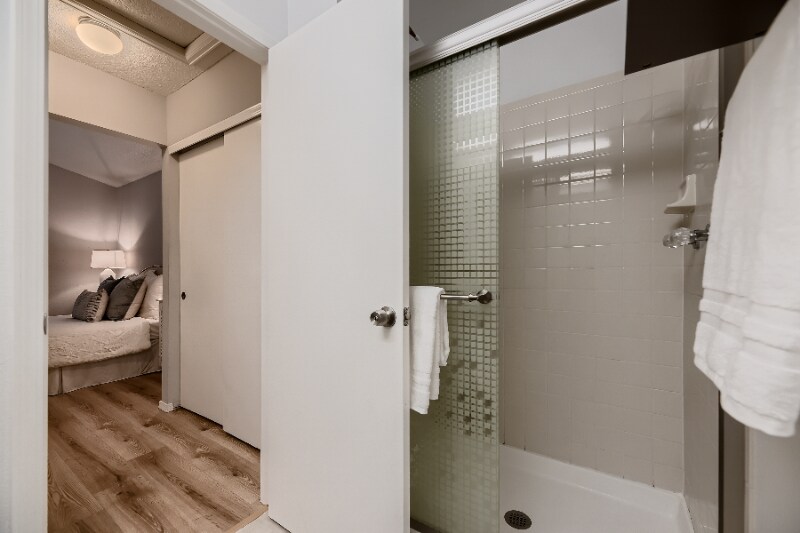 Building Photo - 9048 Bermuda Cir