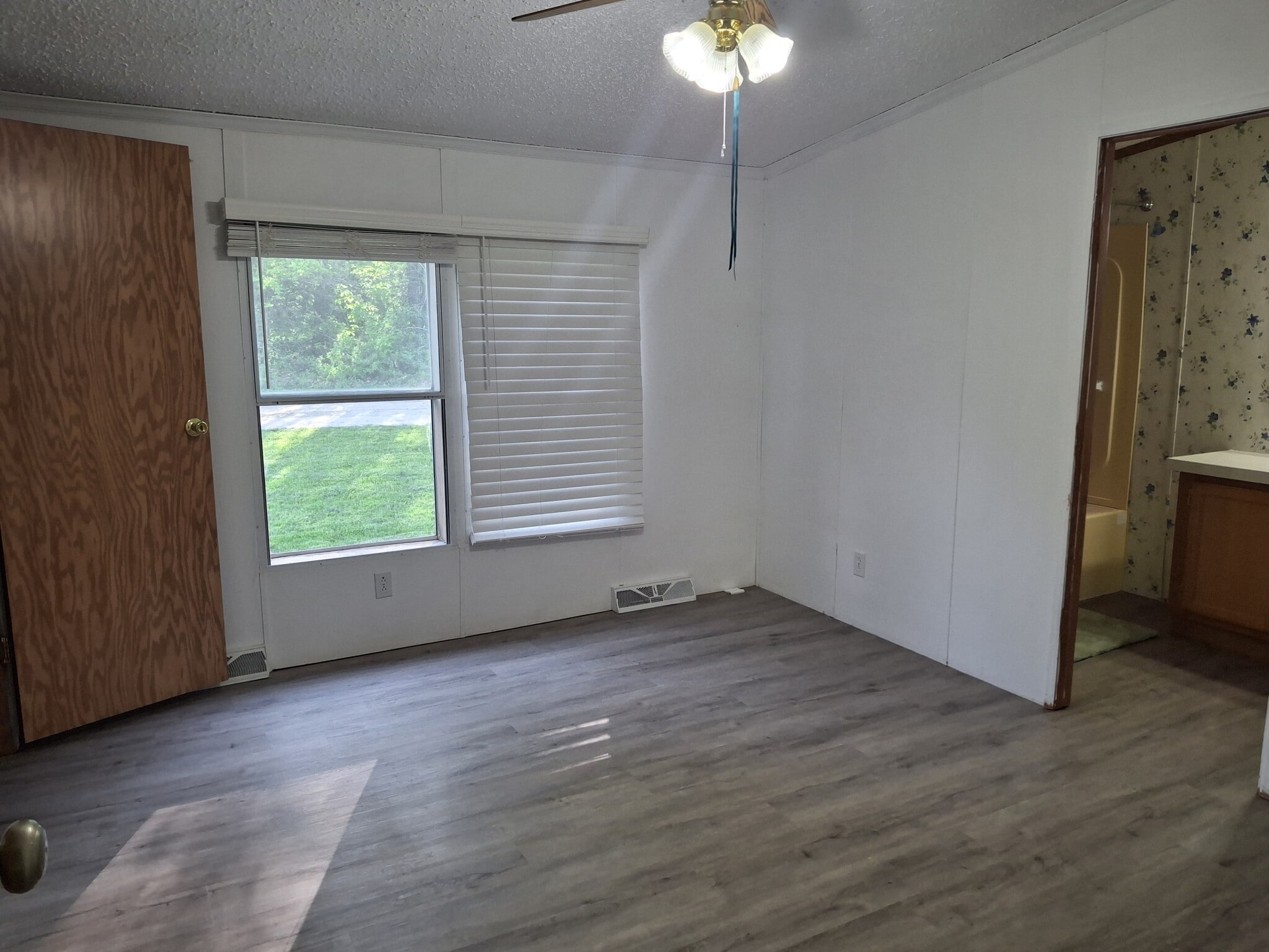 Master bedroom - 3361 Coykendall Rd