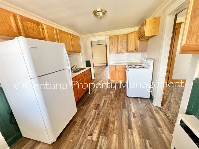 Building Photo - Great 3 Bedroom near Tech!
