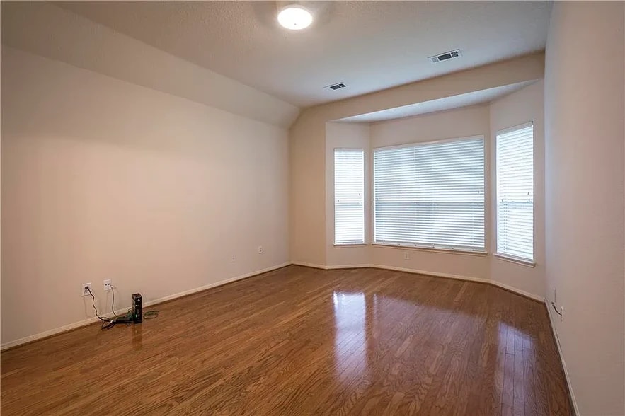 Building Photo - 2902 Sunbird Dr
