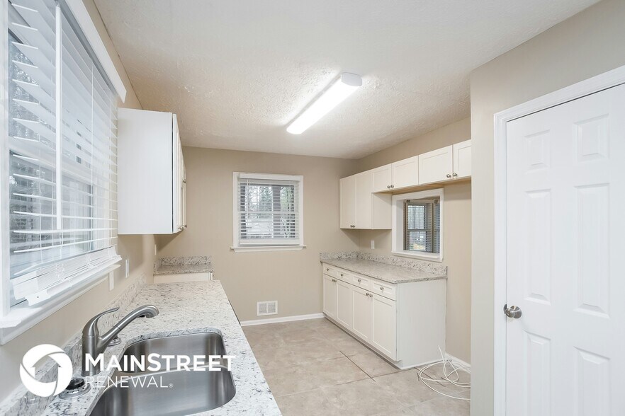 Building Photo - 452 Bells Ferry Pl