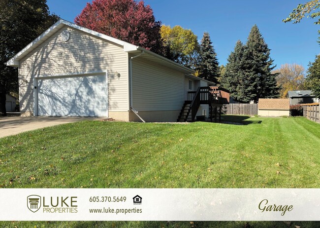 Building Photo - 2104 S Cambridge Ave