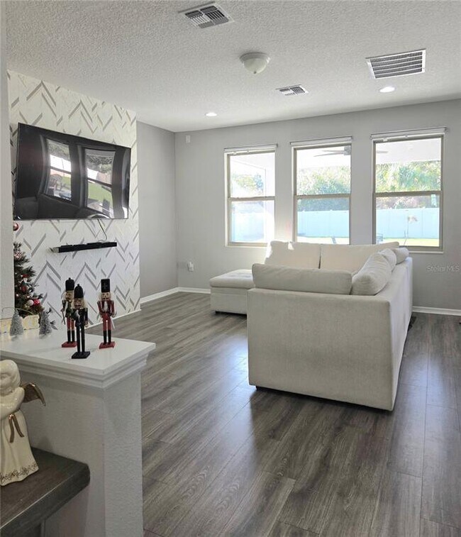 Building Photo - 5332 Pavia Dr