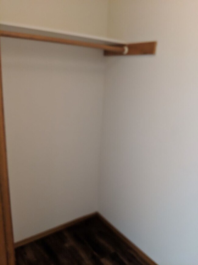 Building Photo - Spacious Studio with bonus storage