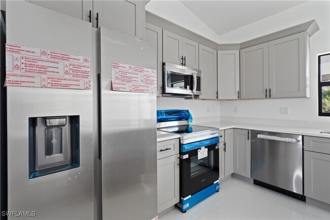 Building Photo - 2458 NW 9th Terrace