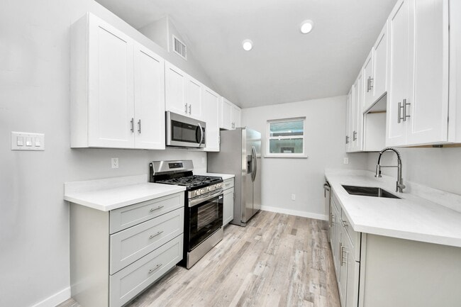 Building Photo - 6201 Batterson St
