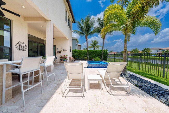 Building Photo - 9368 Eden Roc Ct