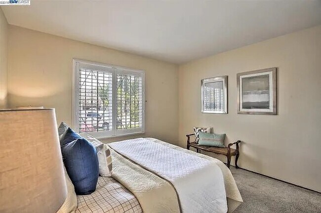 Building Photo - 36264 Brighton Ct