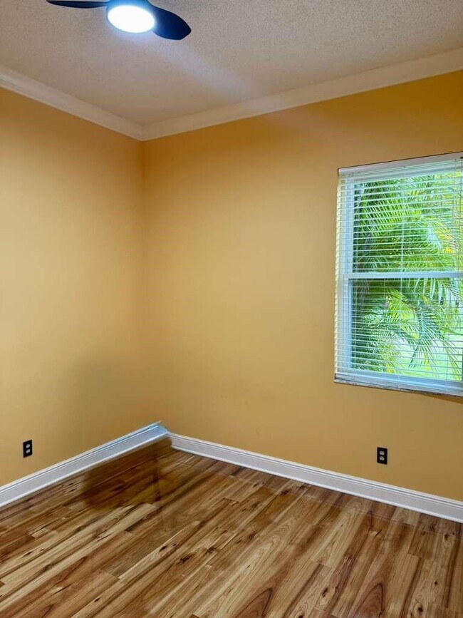 Building Photo - 3520 Ocita Dr