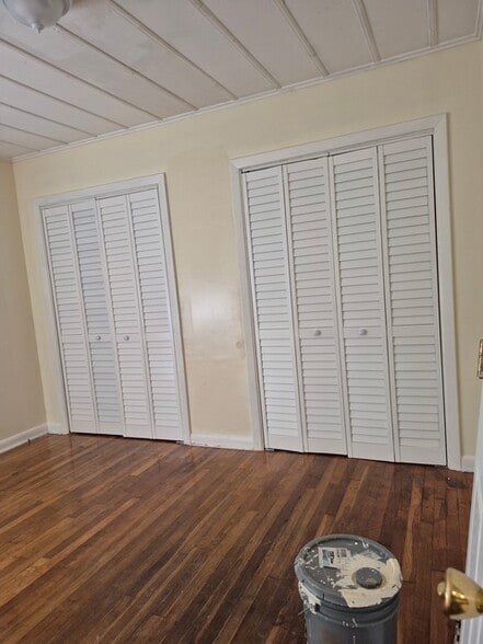 Bedroom - 606 Hill St