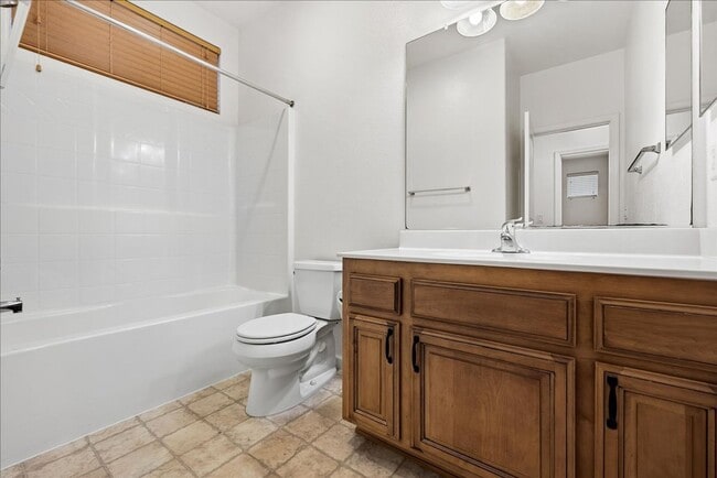 Building Photo - 3621 el Dala Ln