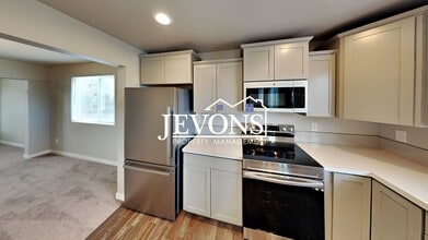 Building Photo - $500 Off on the First Month!! Enchanting 2020-built single-family home in Yakima