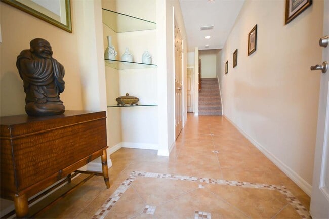 Building Photo - 11 Meridian Dr