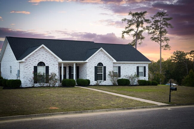 Building Photo - Fountain Crest Subdivision!