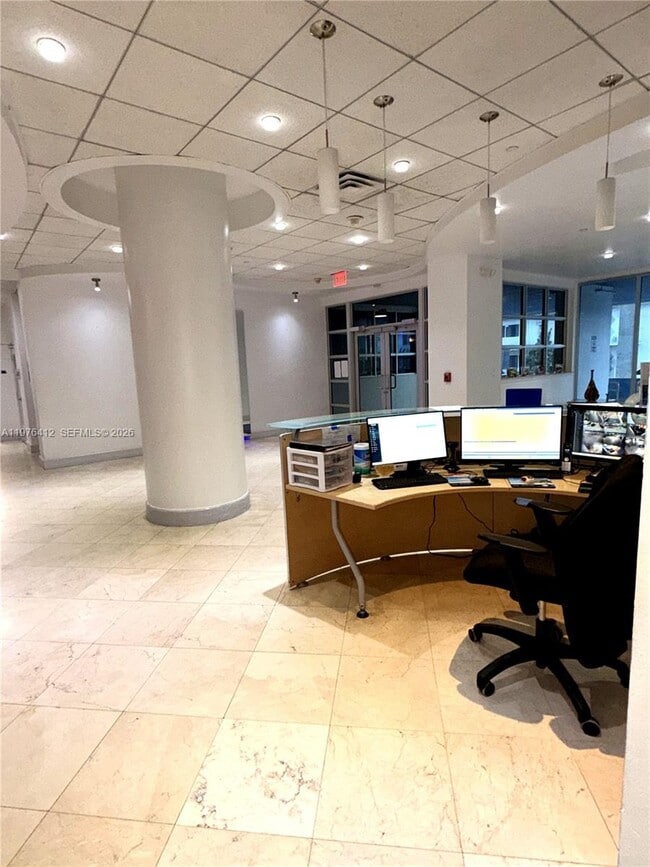 Building Photo - 401 69th St