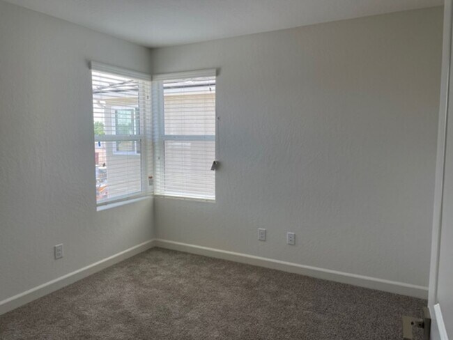 Building Photo - 2056 N Walling Ln