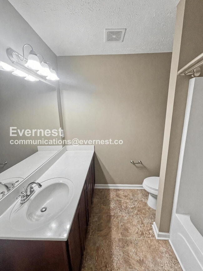 Building Photo - 1522 Sprucedale Dr