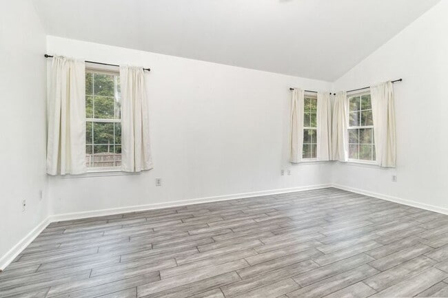 Building Photo - 10115 Chesney Dr