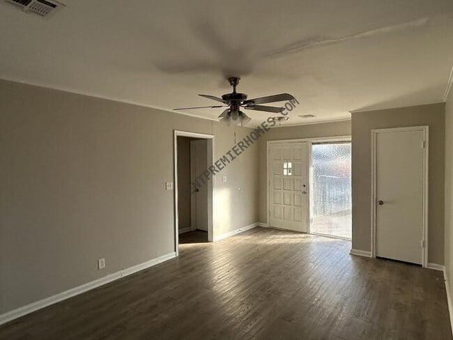 Building Photo - 4141 E 36th Pl