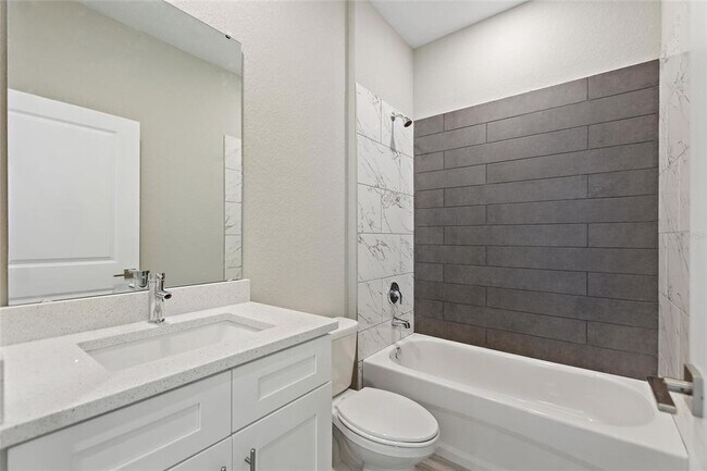 Building Photo - 11 Magnolia Ln