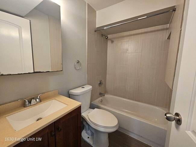 Building Photo - 1630 W Fargo Ave