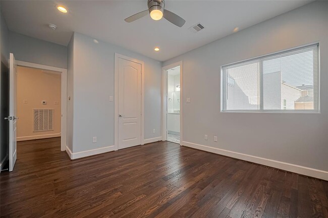 Building Photo - 9404 Glenfield Ct