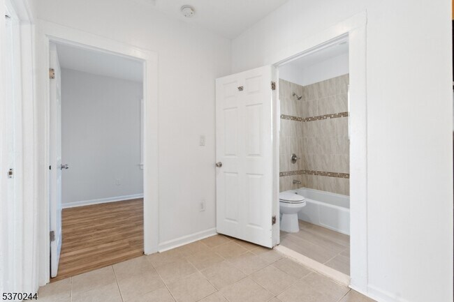 Building Photo - 357 Nesbit Terrace