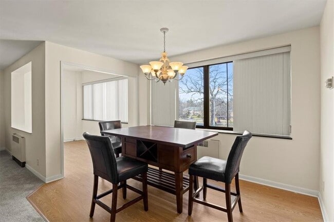 Building Photo - 2501 East Ave