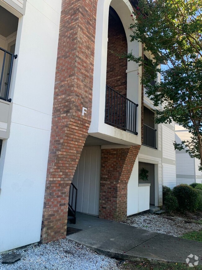 Building Photo - 2Bed/2Bath Available at Court Square!